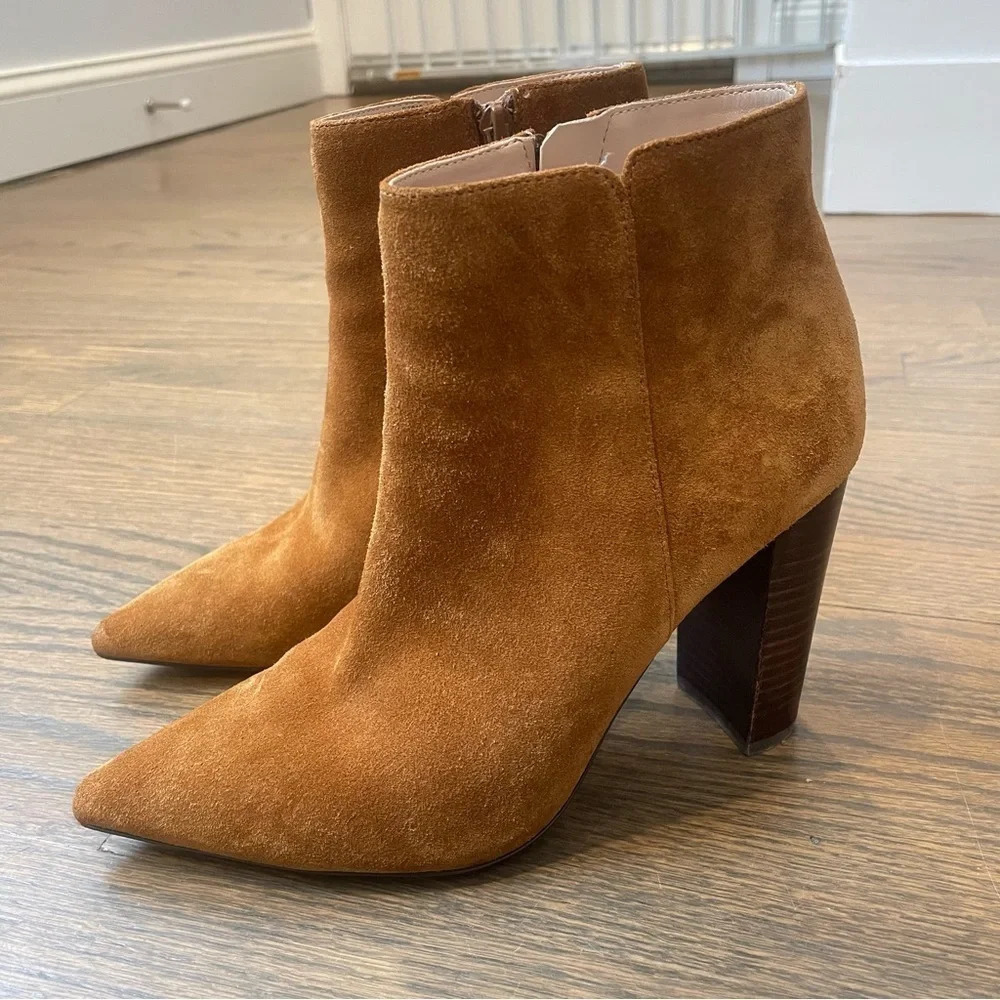 Saks Fifth Avenue ANNIE Suede STAKED HEEL ANKLE BOOTIE Camel Color size 7